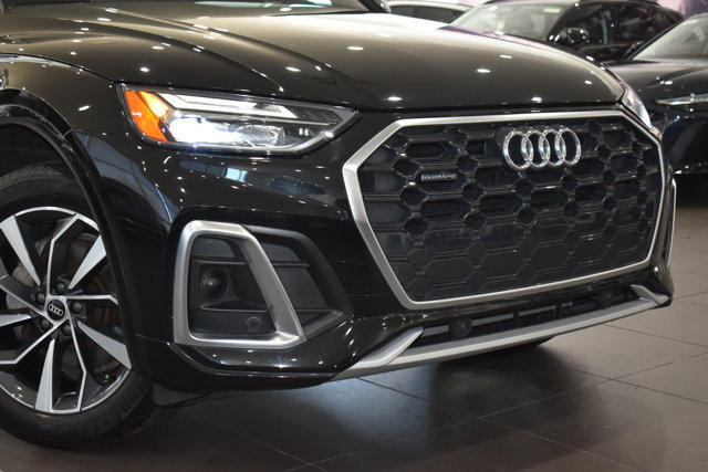 Used 2023 Audi Q5 2.0T Premium w/ Convenience Package AWD/4WD image 3