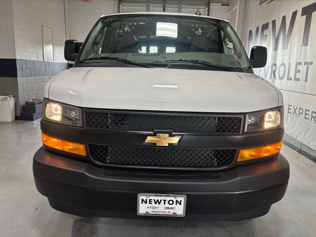 New 2025 Chevrolet Express 2500 Work Van w/ Driver Convenience Package image 15