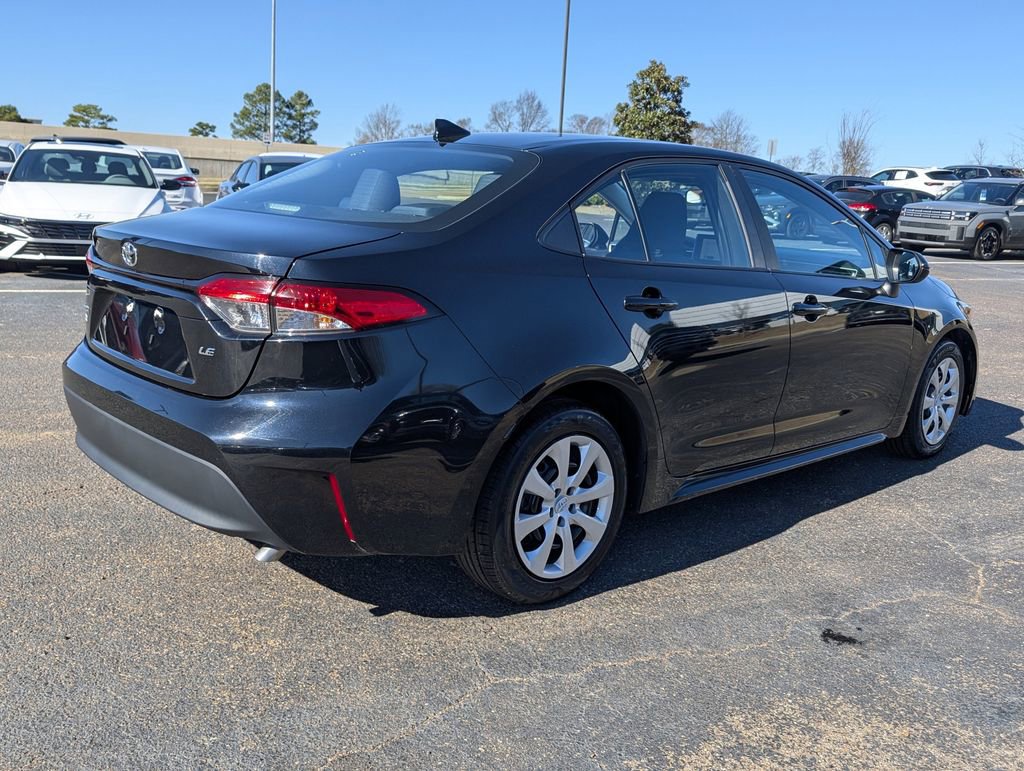 Used 2023 Toyota Corolla LE image 4