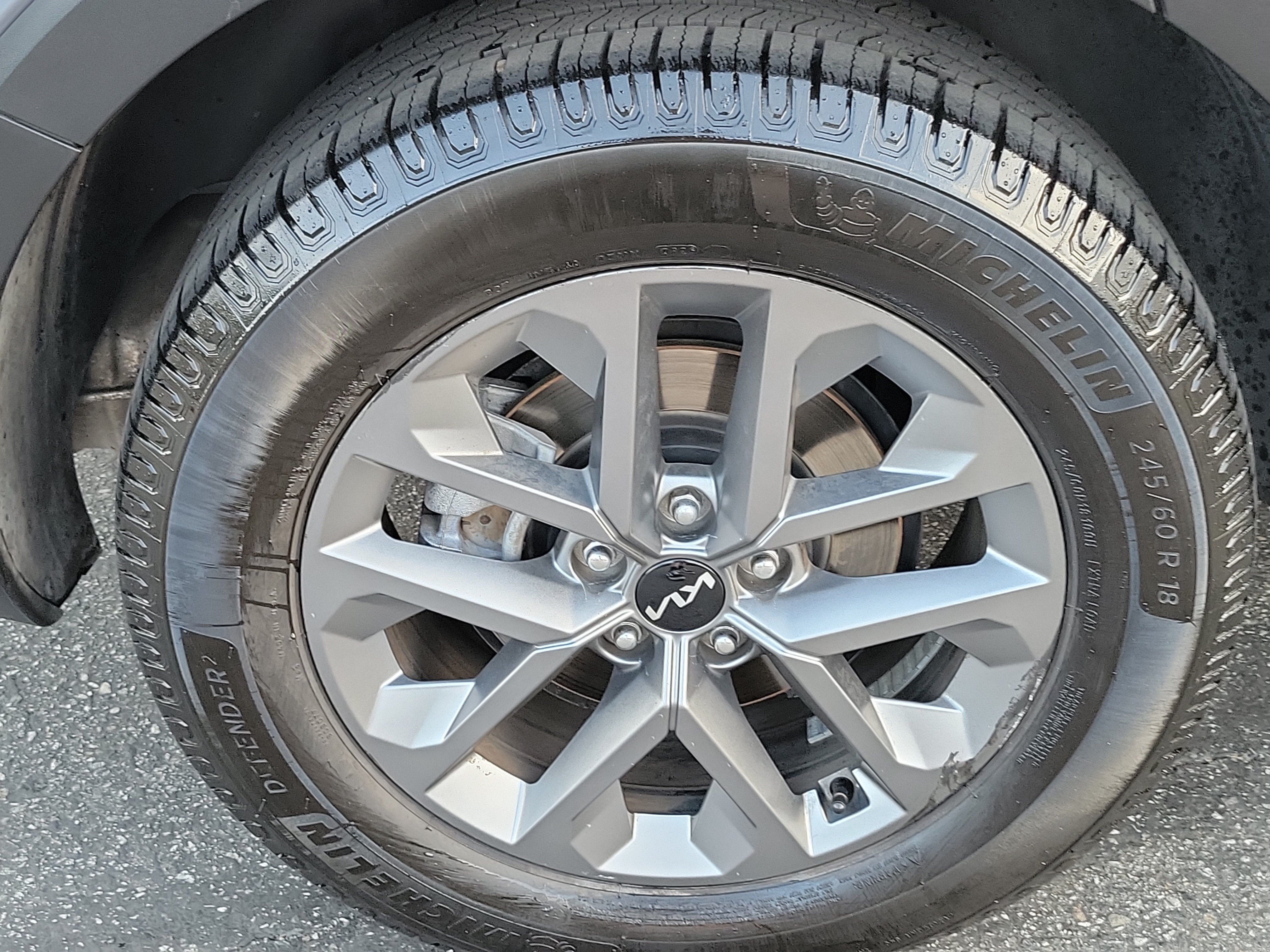Used 2025 Kia Telluride LX FWD image 24