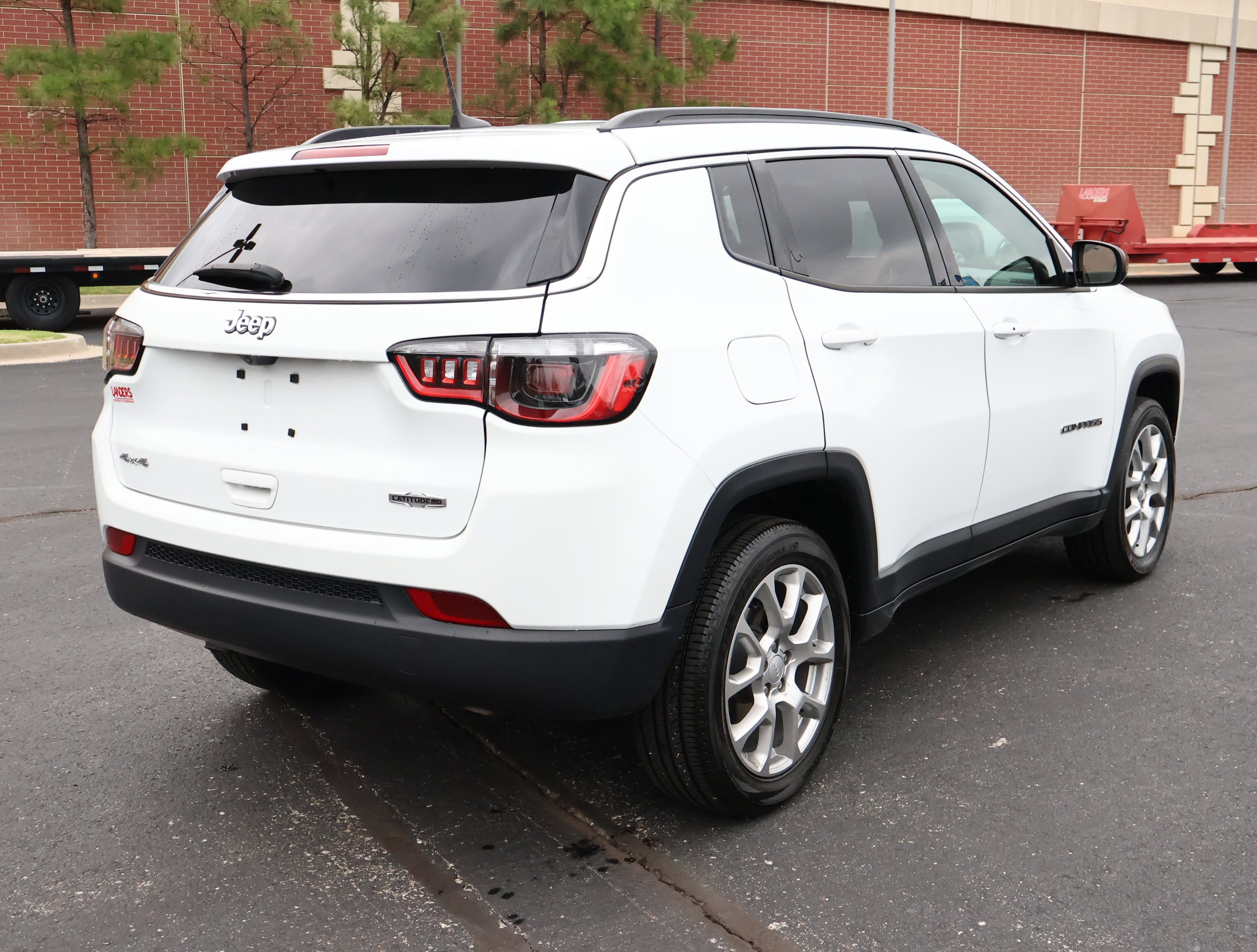 Used 2023 Jeep Compass Latitude AWD/4WD image 30