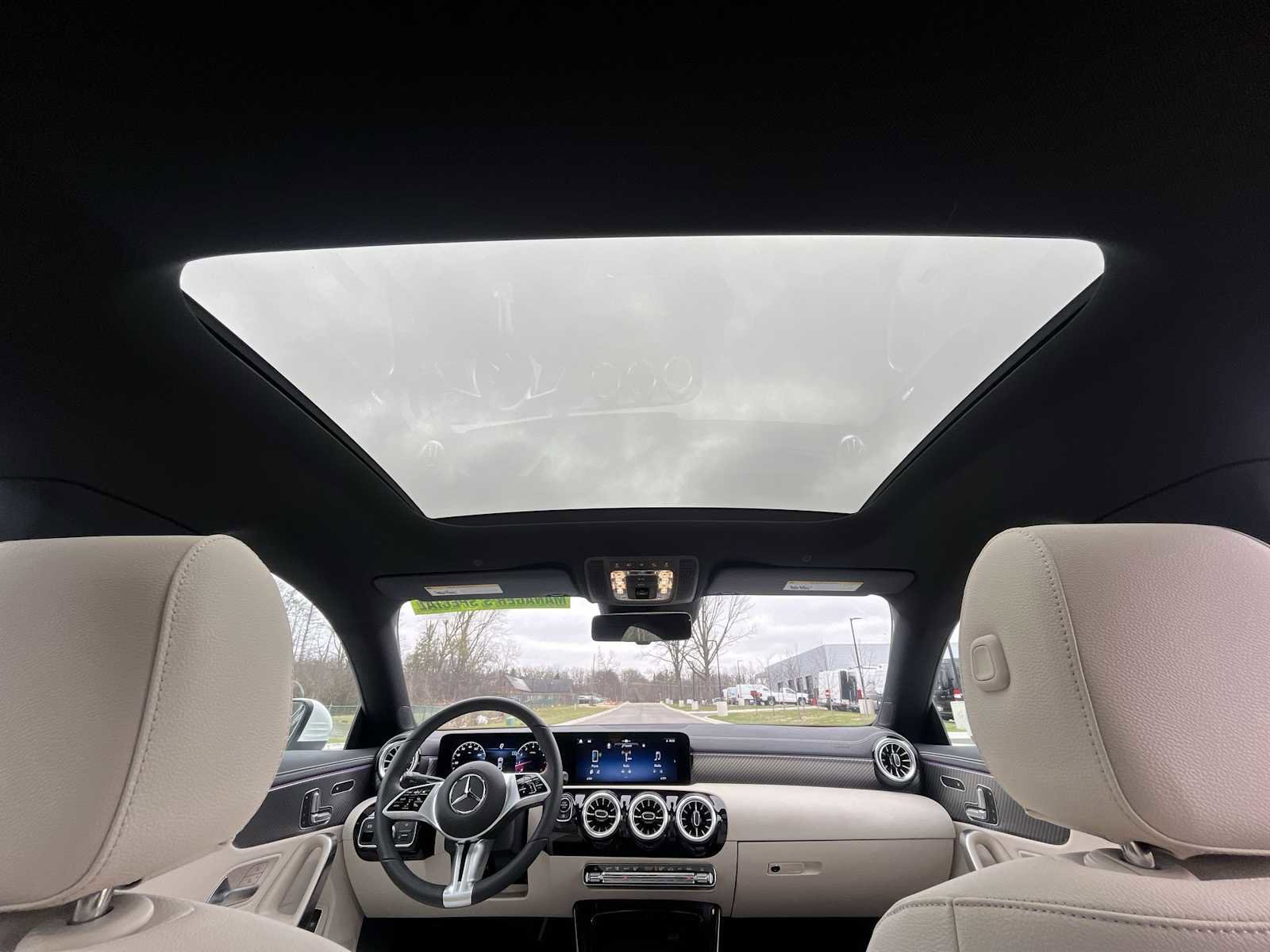 Used 2025 Mercedes-Benz CLA 250 4MATIC image 35