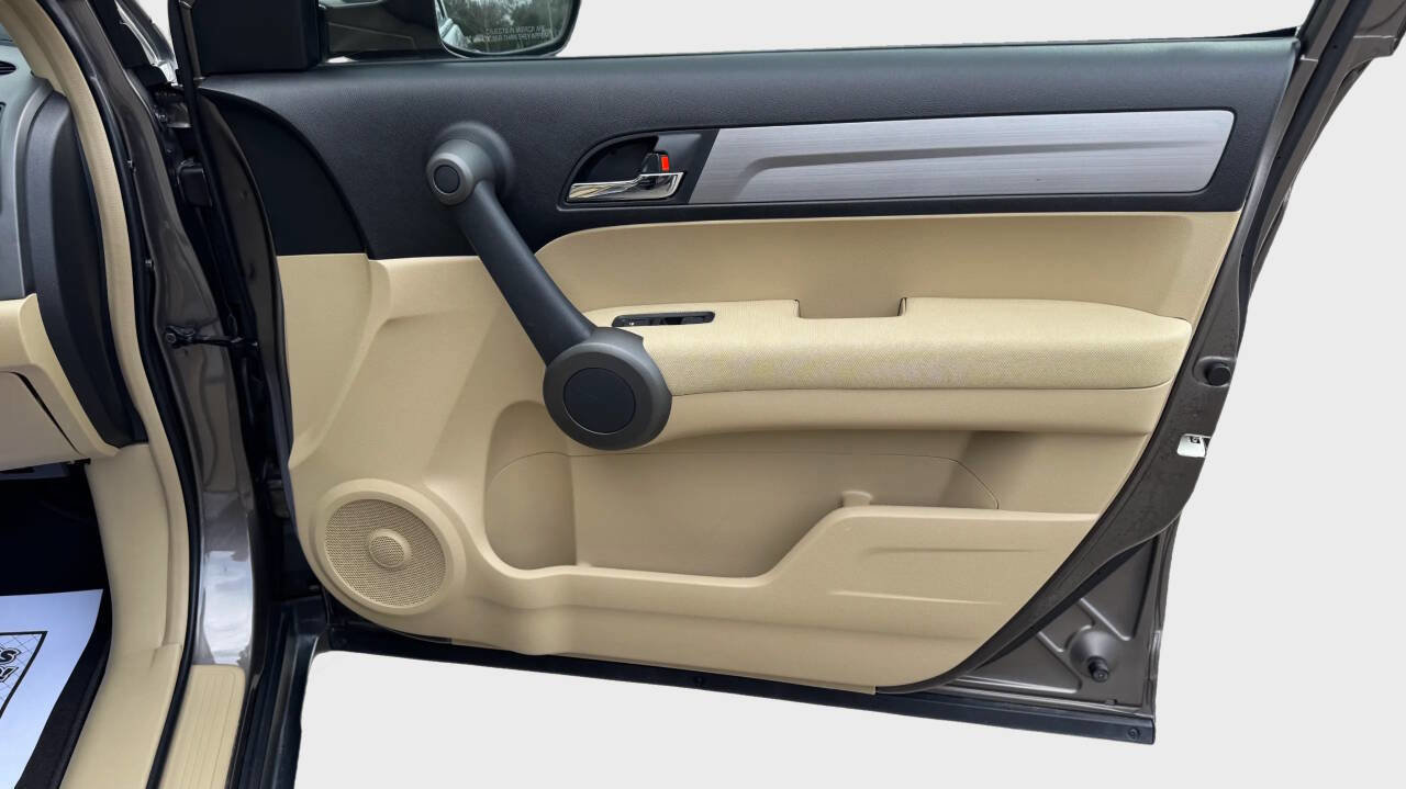 Used 2011 Honda CR-V LX image 16