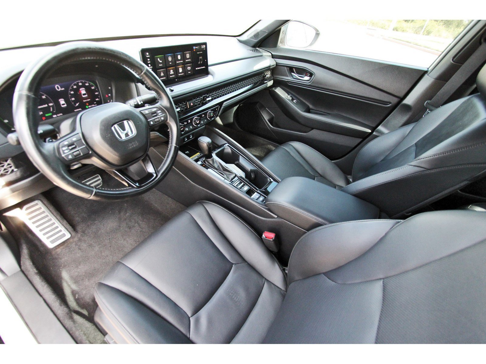 Used 2025 Honda Accord Sport image 32