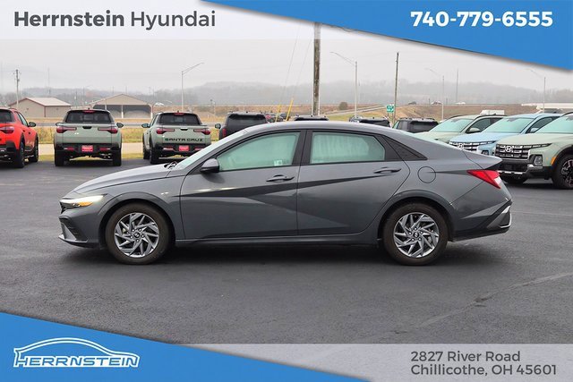 Used 2024 Hyundai Elantra SEL image 4