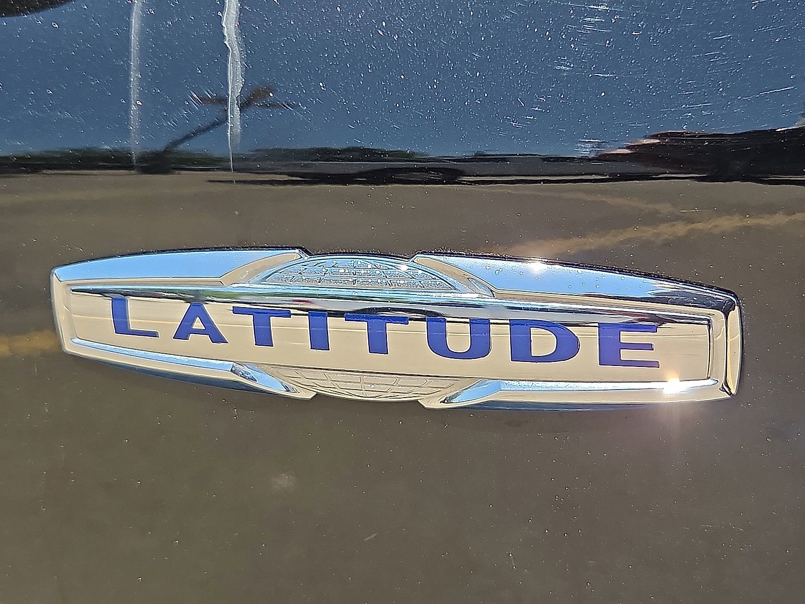 Used 2025 Jeep Compass Latitude AWD/4WD image 9