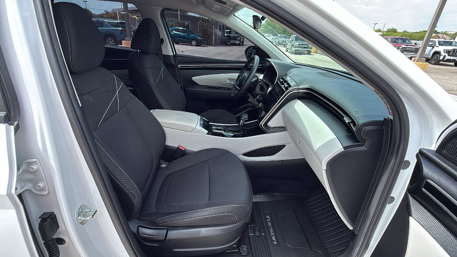 Used 2024 Hyundai Tucson SE image 26