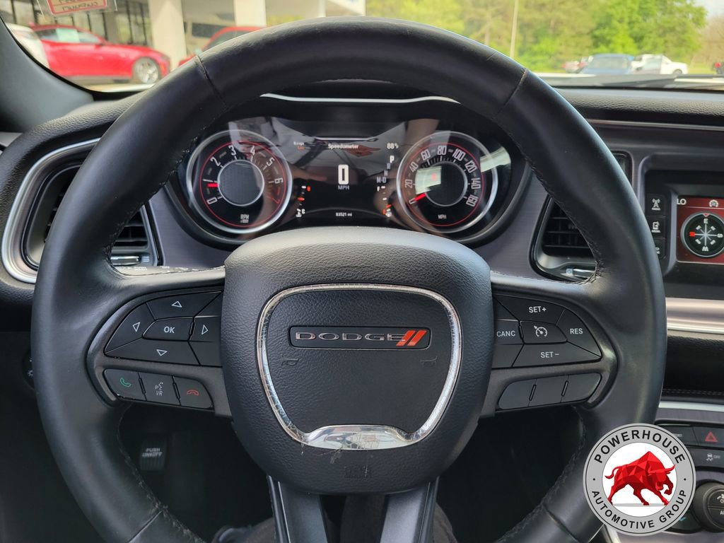 Used 2016 Dodge Challenger SXT image 28