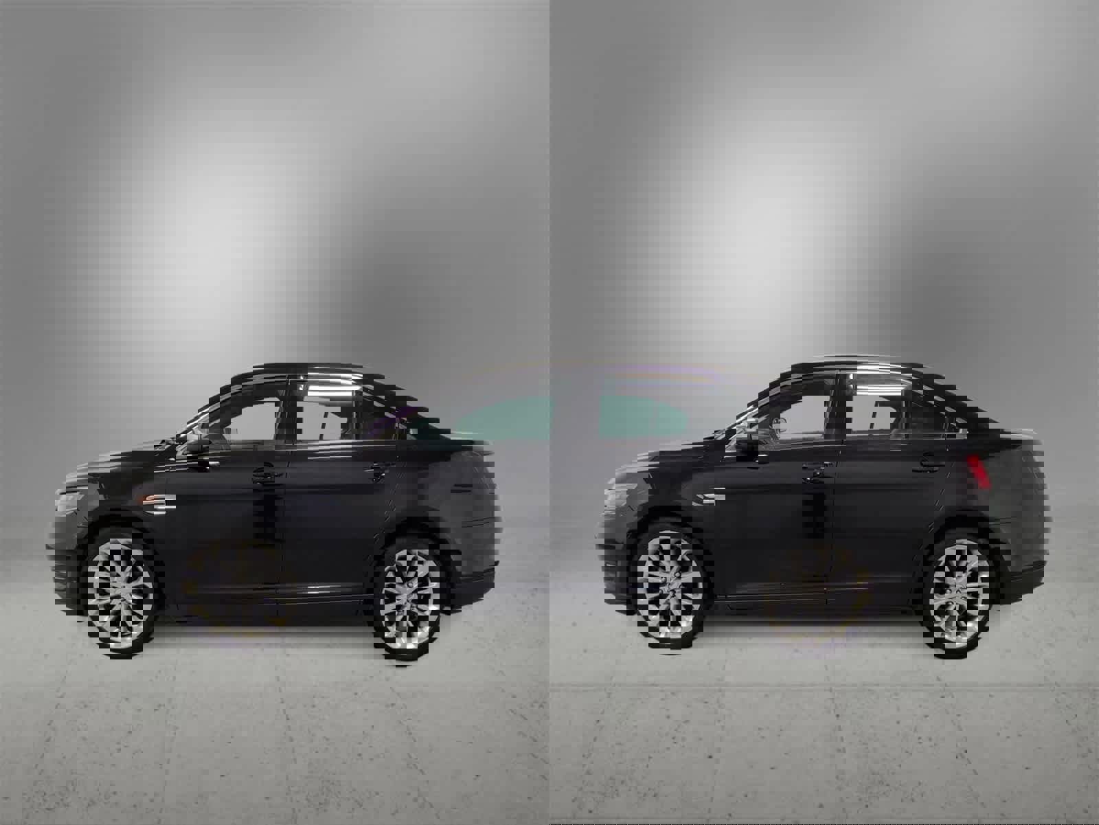 Used 2016 Ford Taurus Limited w/ Equipment Group 301A image 5