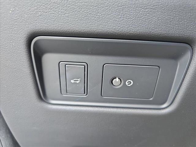 Certified 2025 Jaguar F-PACE R-Dynamic S image 25