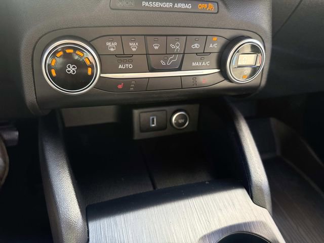 Used 2020 Ford Escape SE image 25