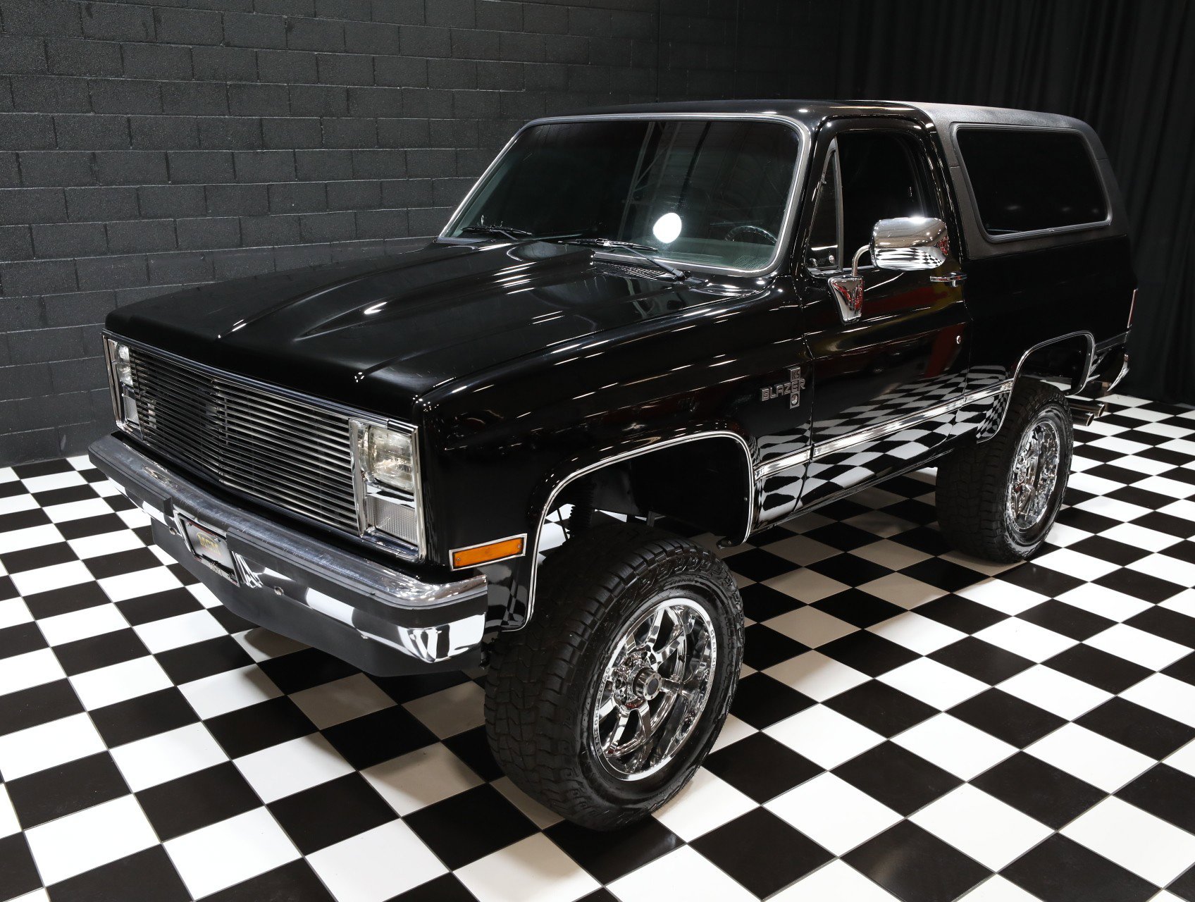 Used 1987 Chevrolet Blazer 4WD image 6