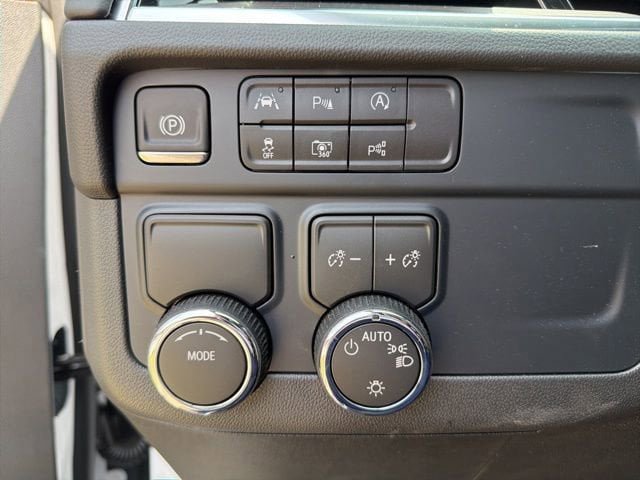 Used 2026 Chevrolet Tahoe LS RWD image 13