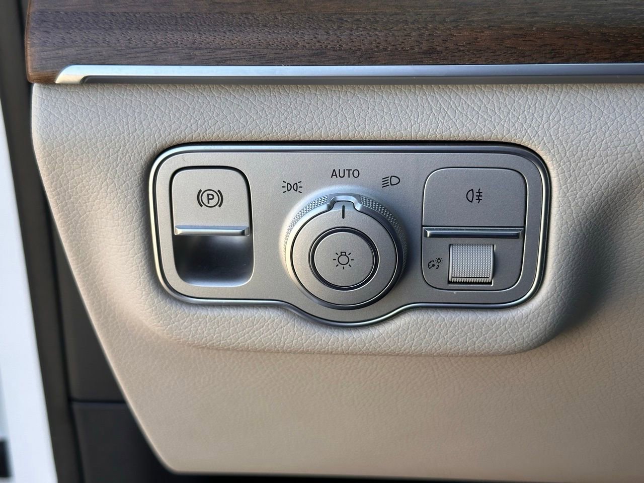 Used 2024 Mercedes-Benz GLE 350 4MATIC image 30