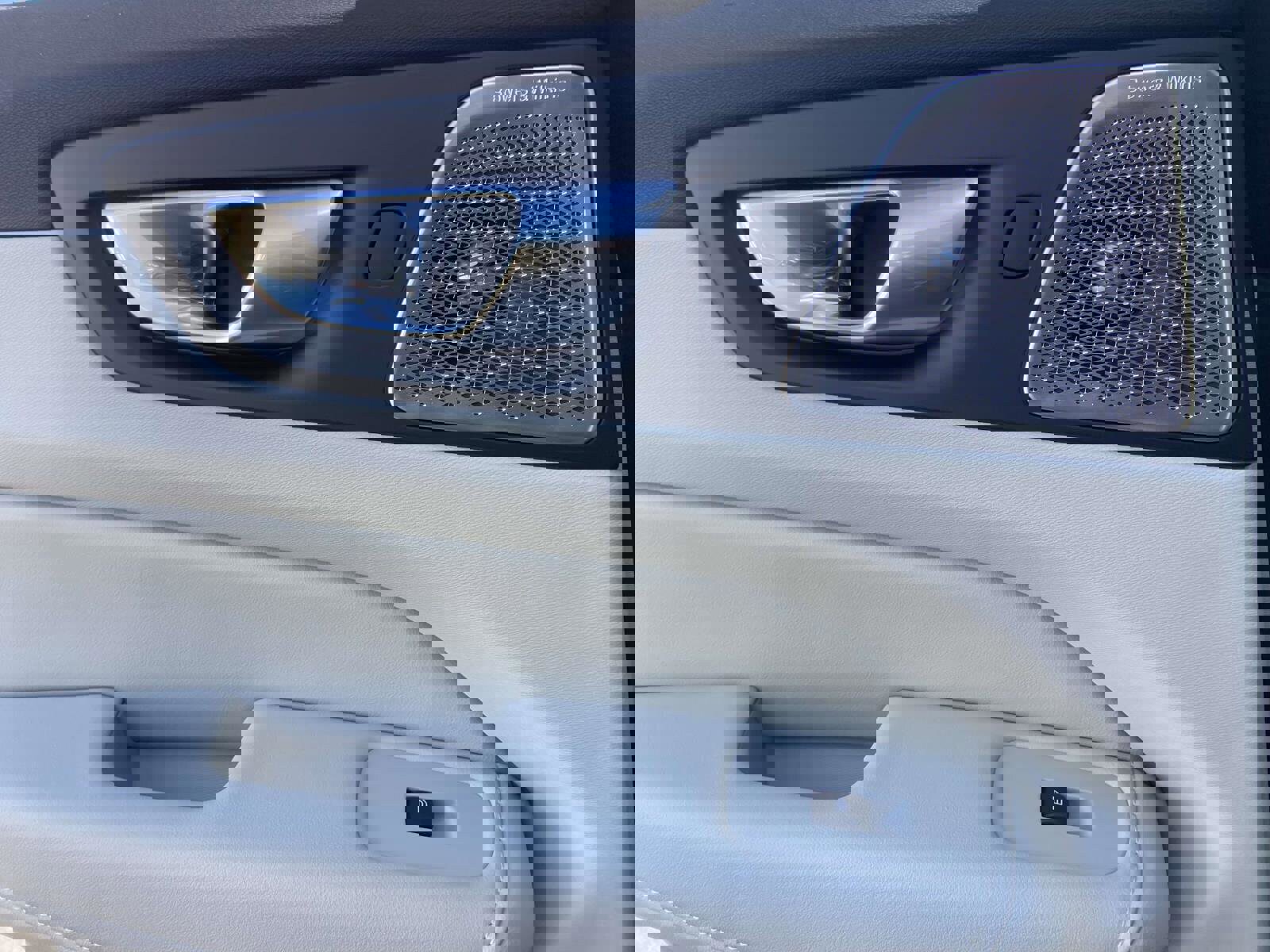 Certified 2026 Volvo XC60 T8 Ultra image 16