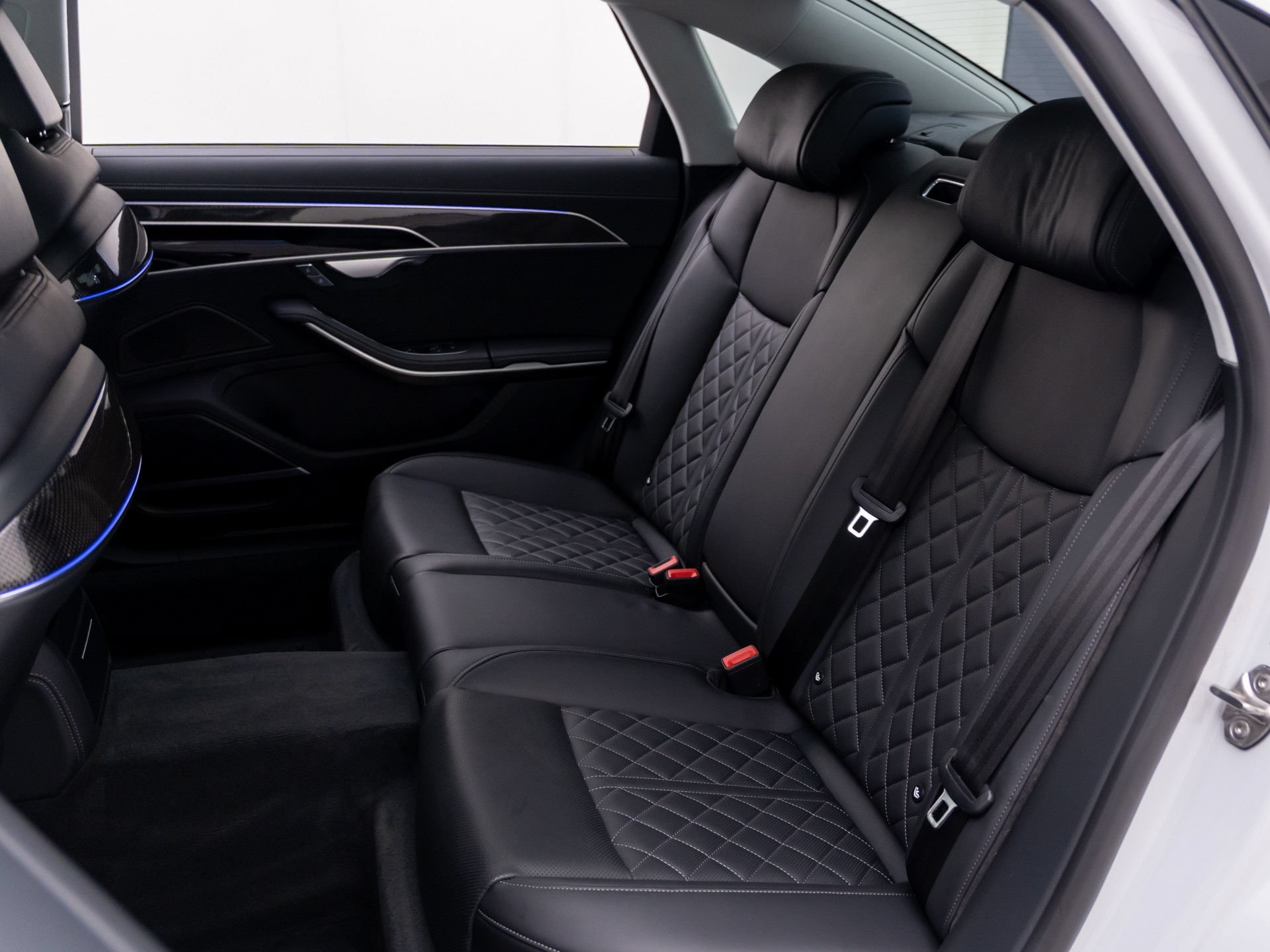 Used 2022 Audi S8 AWD/4WD image 17