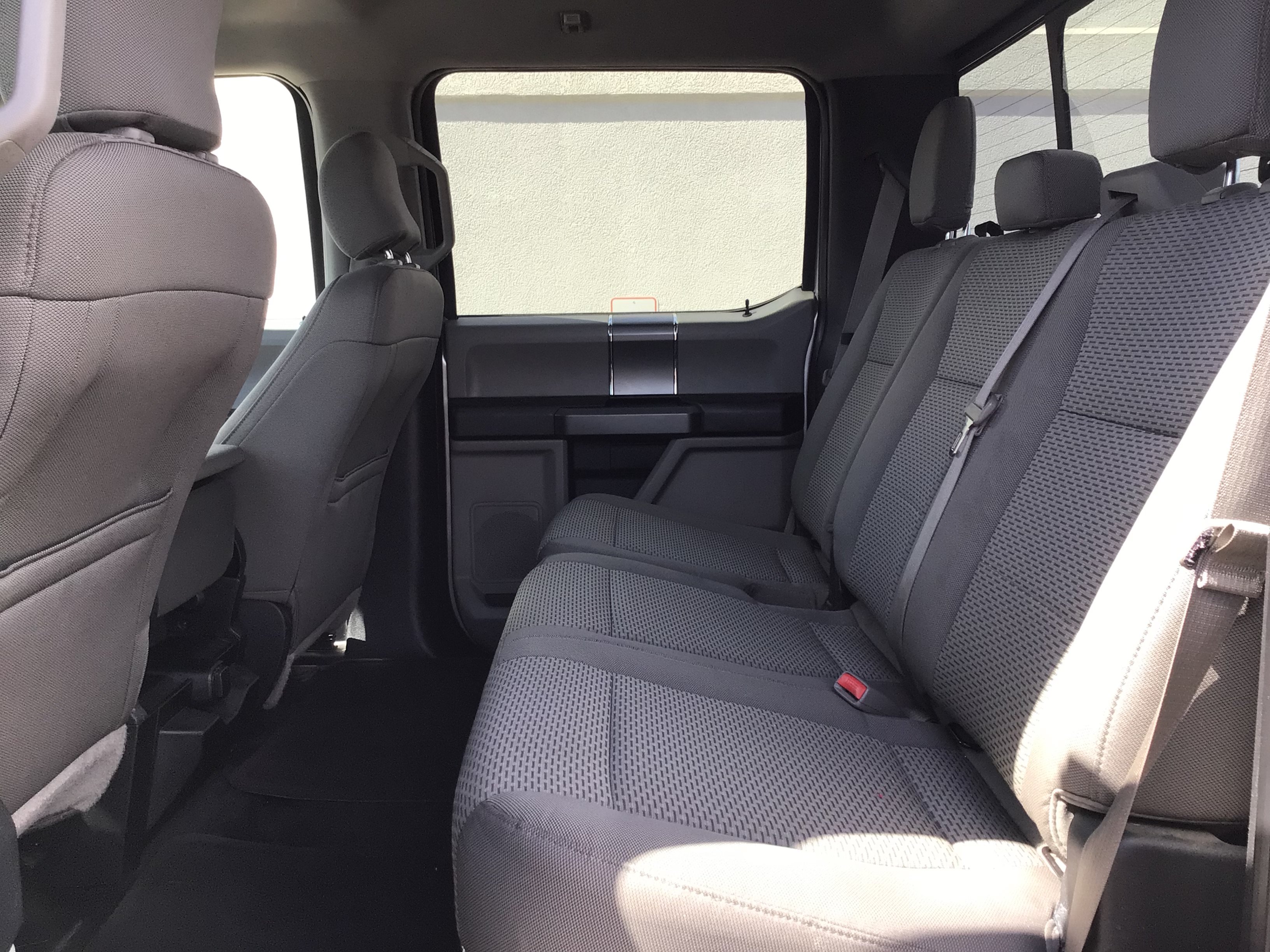 Used 2015 Ford F150 XLT w/ Equipment Group 302A Luxury AWD/4WD image 8