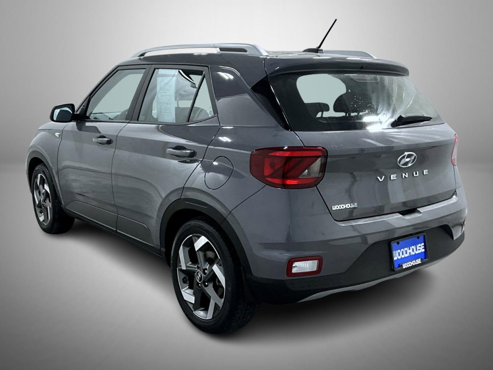 Used 2023 Hyundai Venue SEL image 4