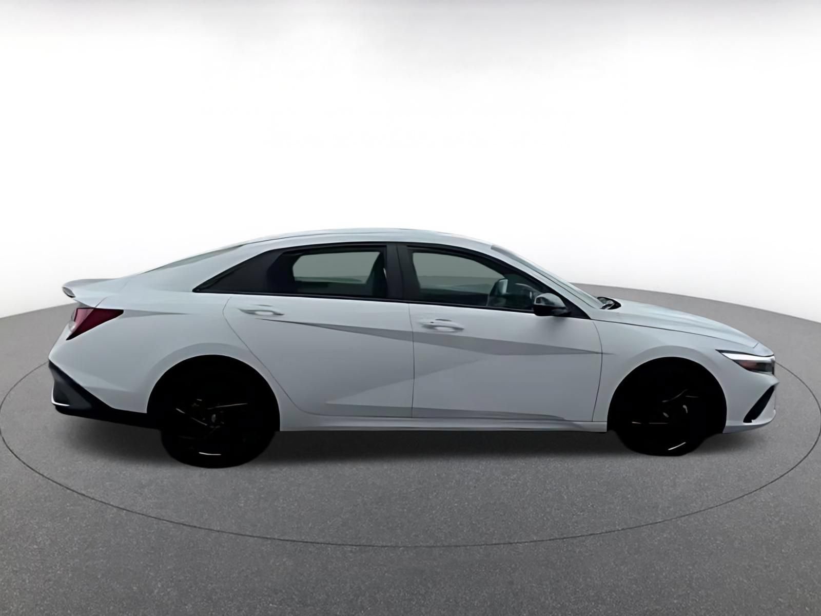 Used 2026 Hyundai Elantra Sport FWD image 13