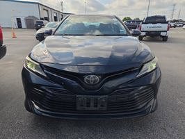 Used 2018 Toyota Camry LE FWD image 6