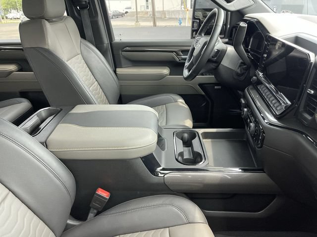 Used 2025 Chevrolet Silverado 2500 ZR2 w/ Technology Package AWD/4WD image 13