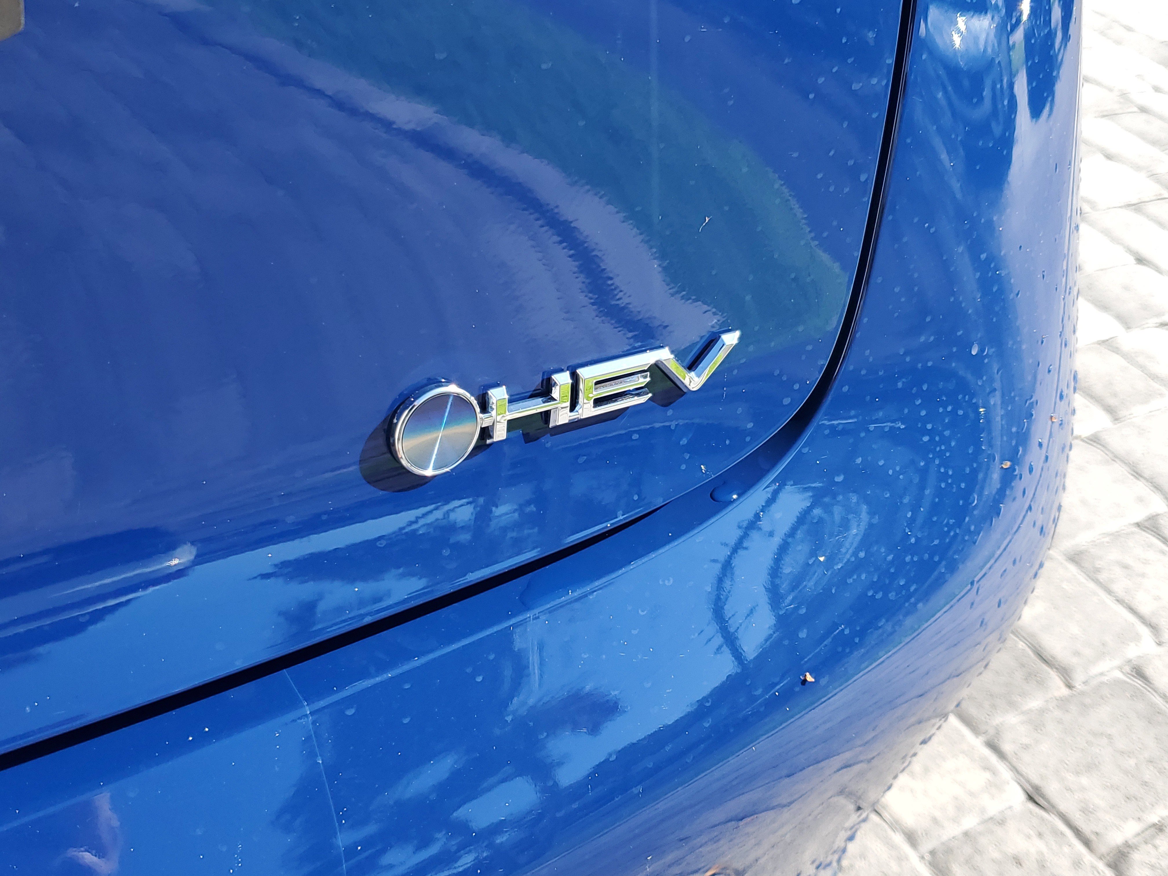 Used 2025 Toyota Prius XLE image 6