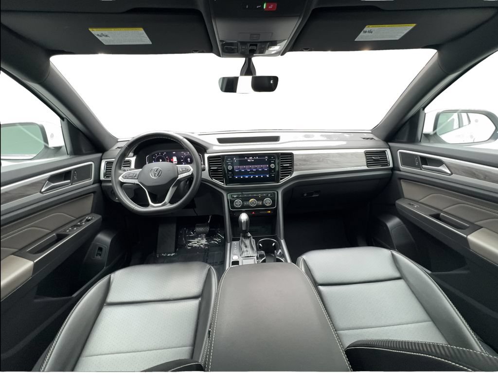 Used 2023 Volkswagen Atlas Cross Sport SE w/ Panoramic Sunroof Package FWD image 40