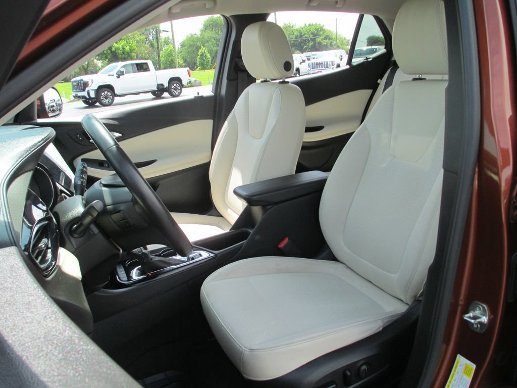Certified 2020 Buick Encore GX Preferred w/ Cold Weather Comfort Package FWD image 17