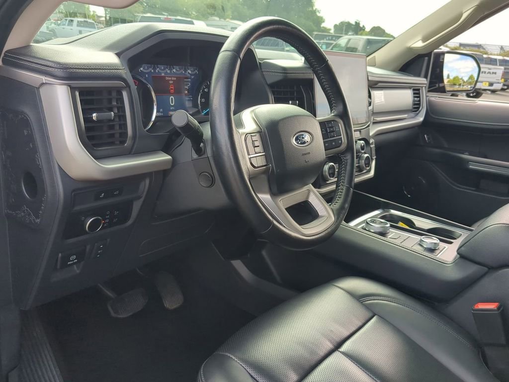 Used 2024 Ford Expedition XLT AWD/4WD image 18