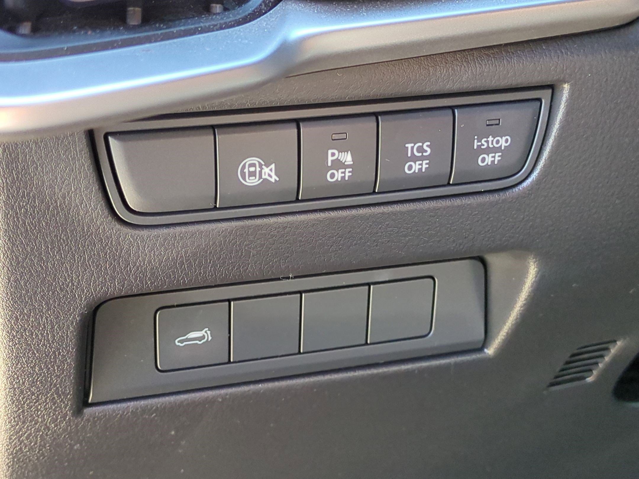 Certified 2025 MAZDA CX-70 3.3 Turbo w/ Preferred Package AWD/4WD image 25