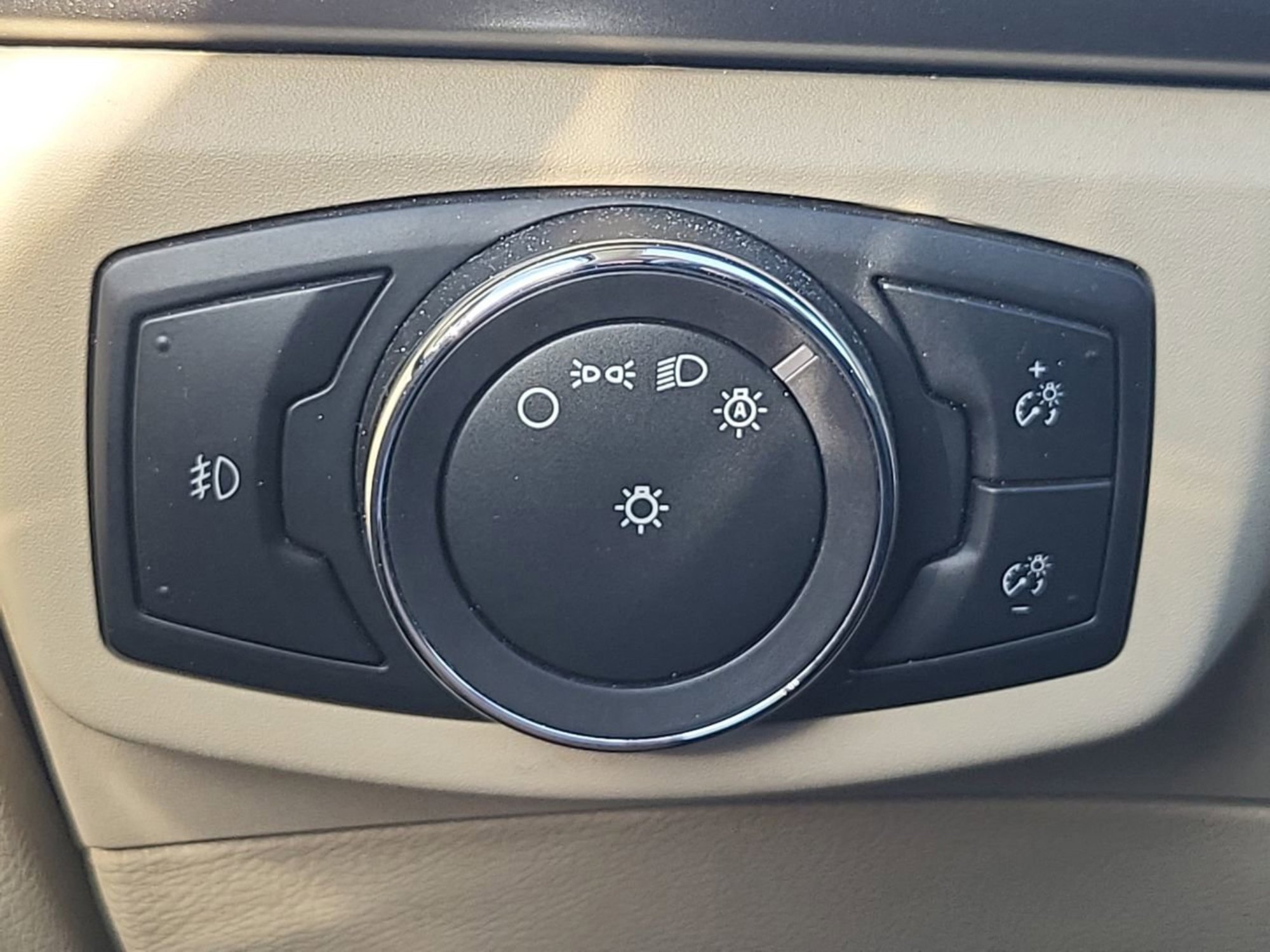 Used 2014 Ford Fusion SE w/ Equipment Group 202A image 23