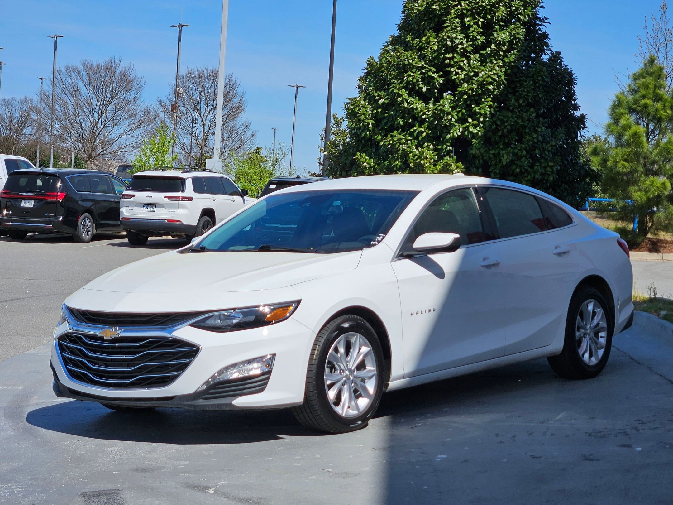 Used 2024 Chevrolet Malibu LT image 3