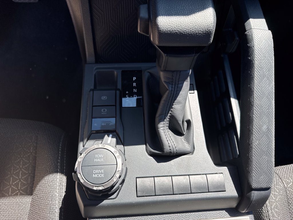 Used 2025 Toyota 4Runner SR5 AWD/4WD image 19