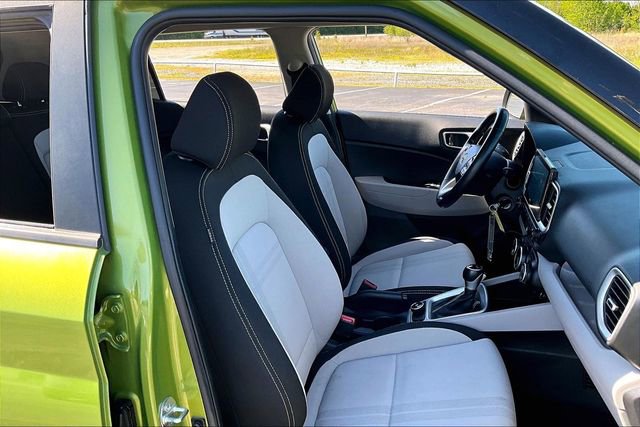 Used 2021 Hyundai Venue SEL w/ Cargo Package FWD image 28