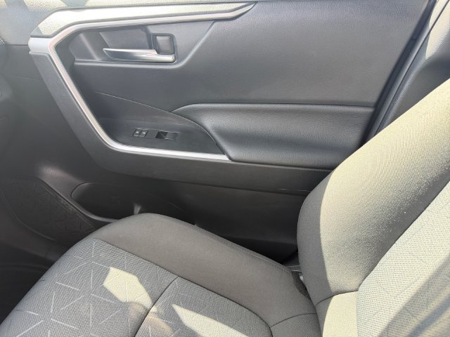 Used 2021 Toyota RAV4 XLE w/ Convenience Package AWD/4WD image 23
