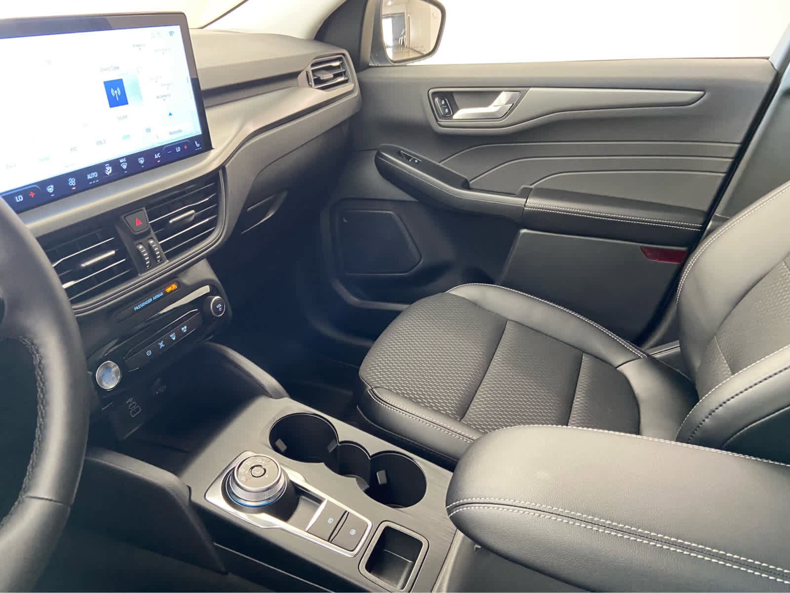 New 2026 Ford Escape SE image 37