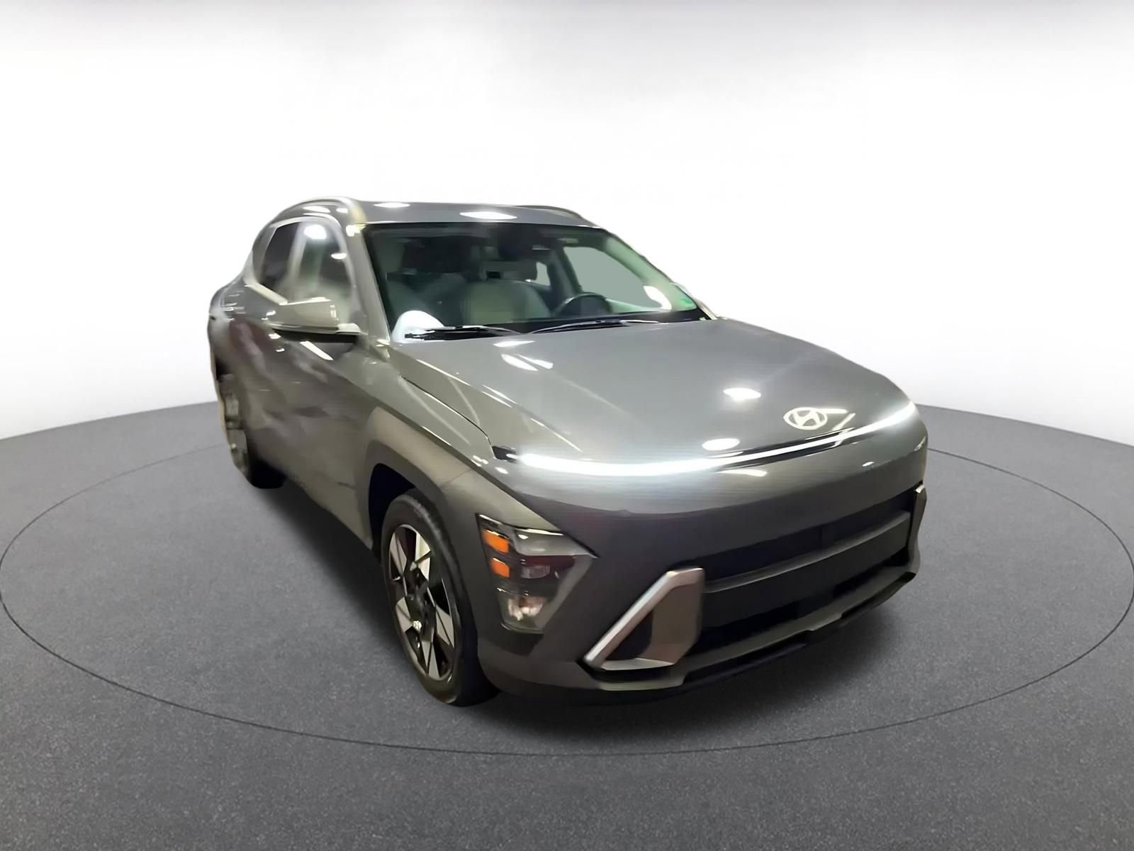 Used 2025 Hyundai Kona SEL image 3