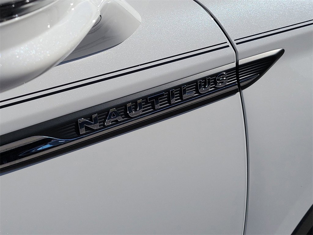Used 2022 Lincoln Nautilus Reserve image 8