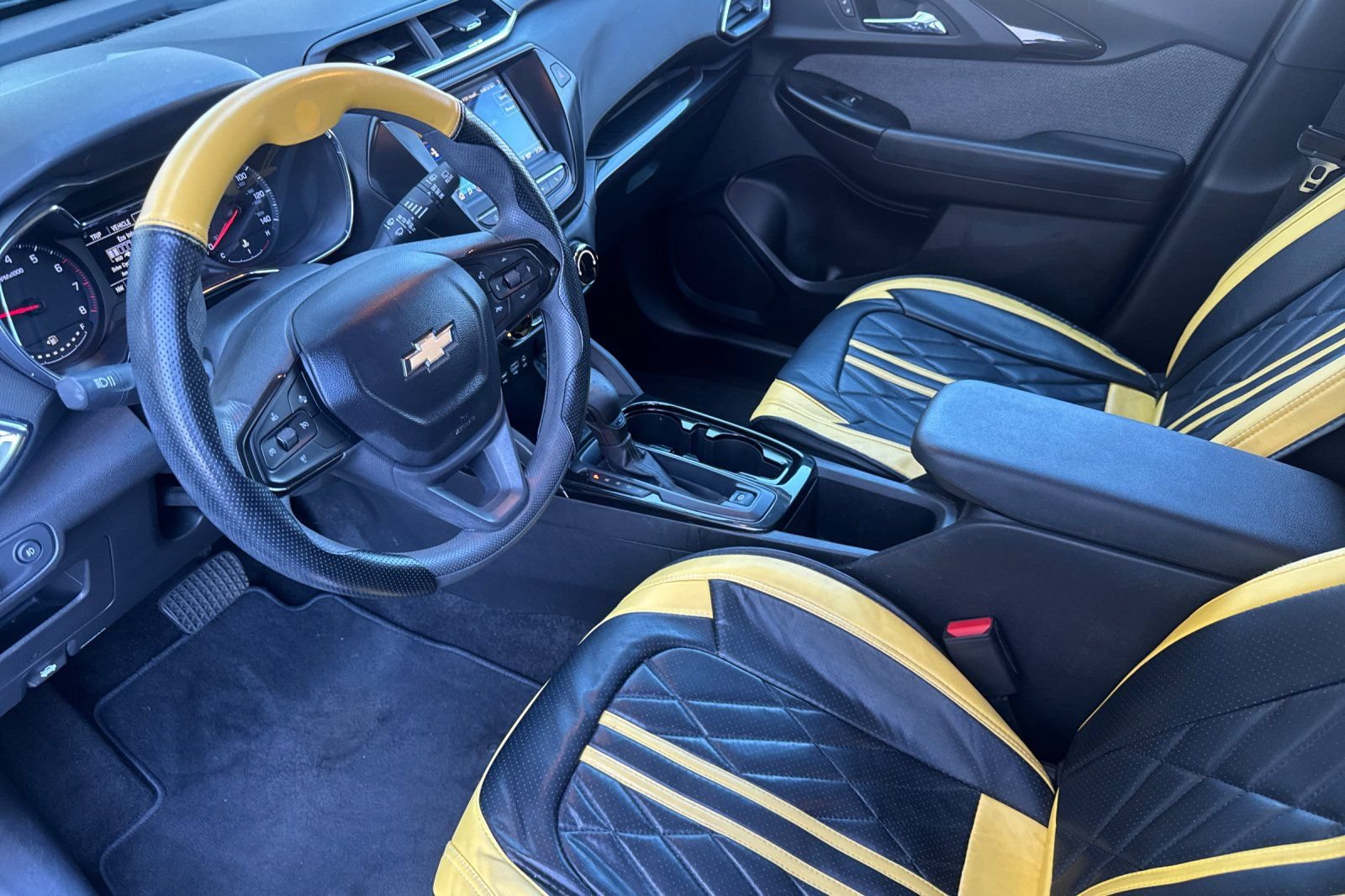 Used 2023 Chevrolet TrailBlazer LT FWD image 11