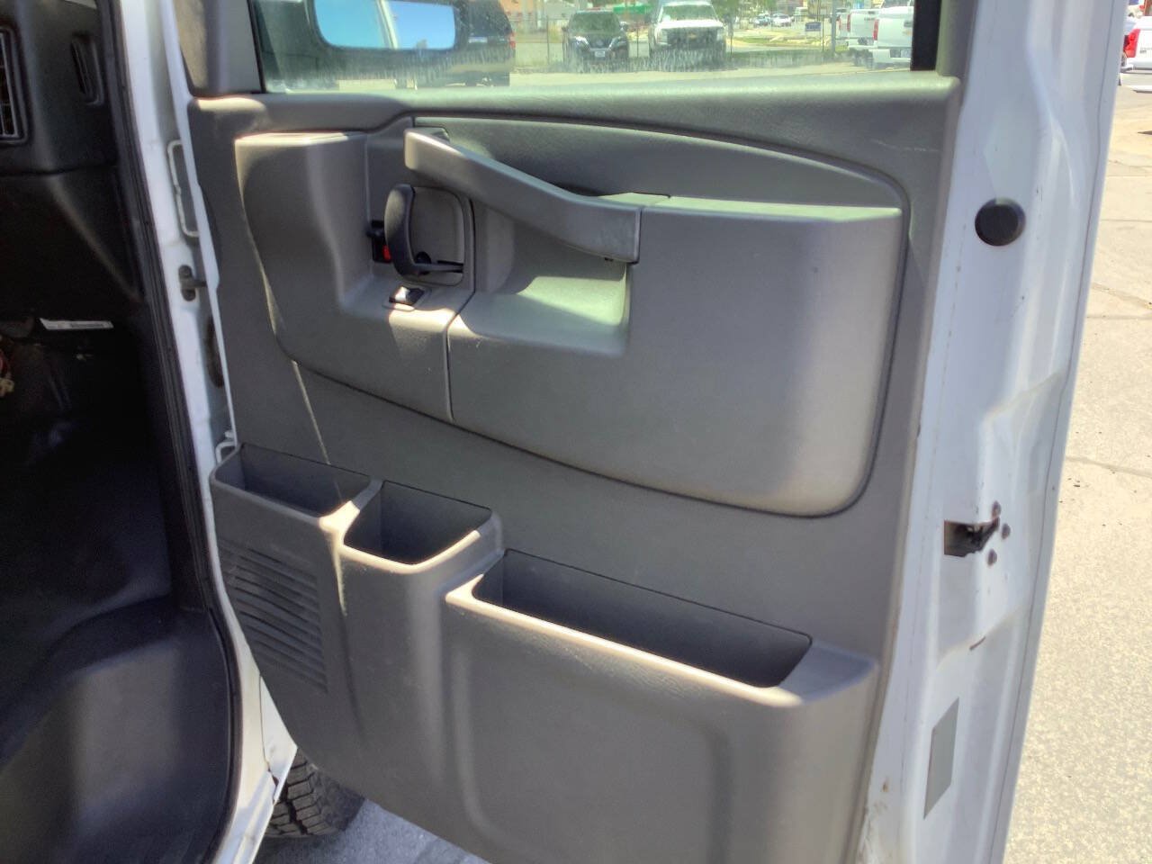 Used 2016 Chevrolet Express 2500 w/ Cold Climate Package RWD image 43