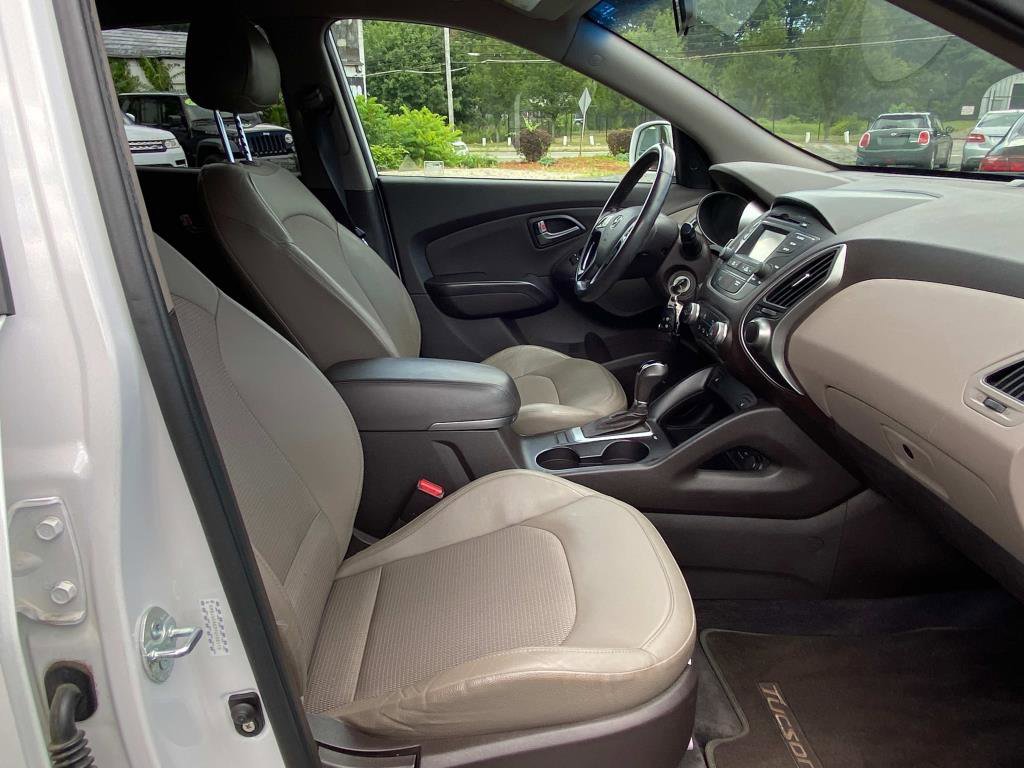 Used 2015 Hyundai Tucson SE image 5