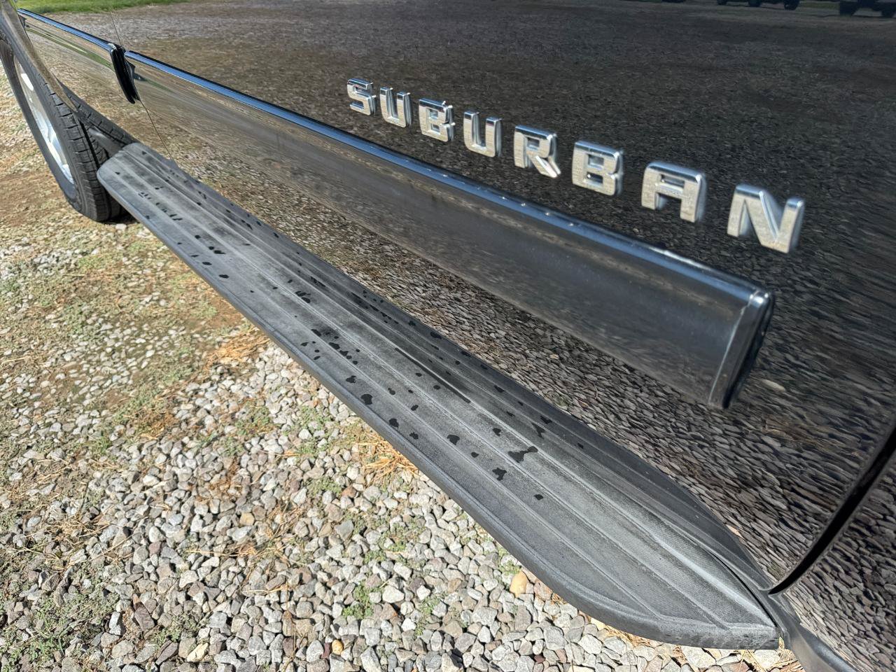 Used 2014 Chevrolet Suburban LT w/ Luxury Package RWD image 10