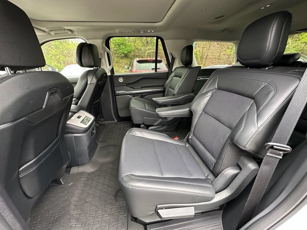 New 2025 Lincoln Navigator Reserve AWD/4WD image 19