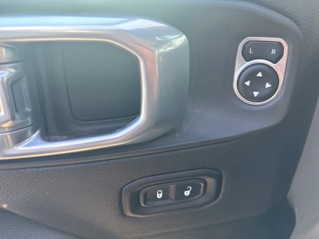 Used 2021 Jeep Gladiator Overland image 14