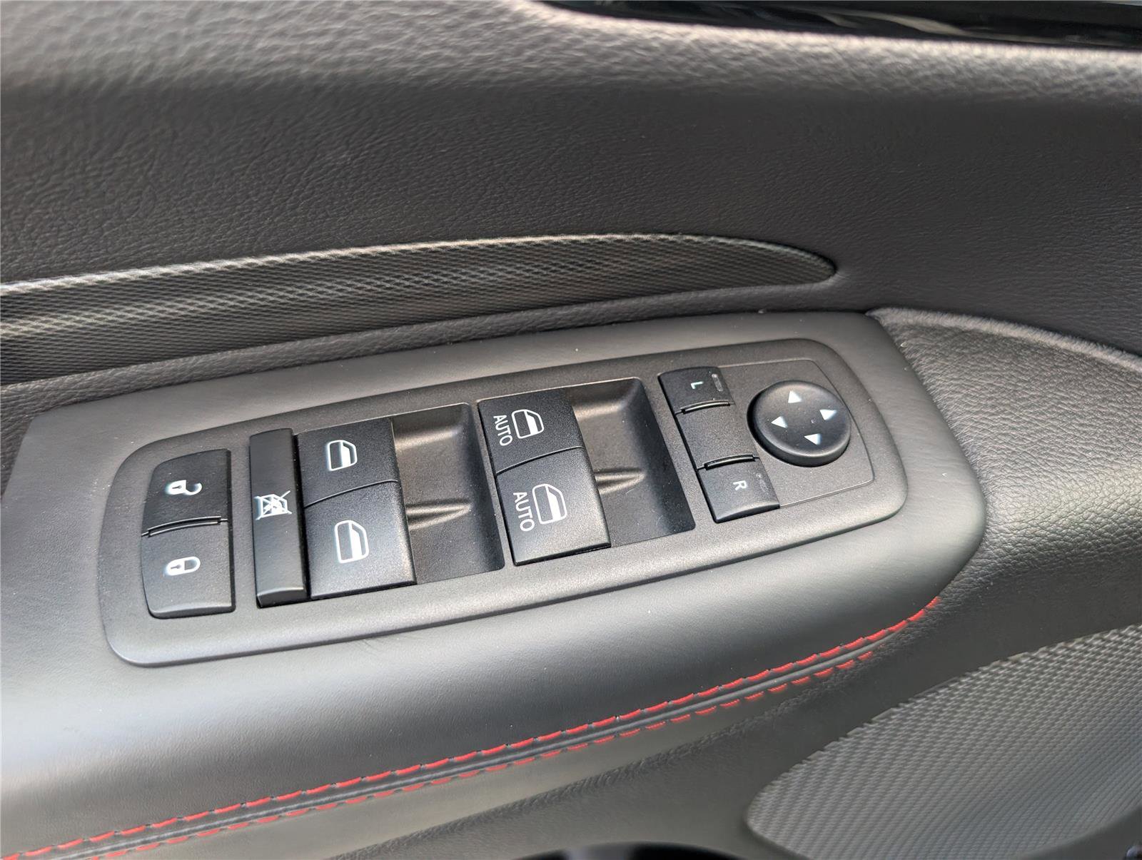 Used 2023 Dodge Durango R/T w/ Tow 'N Go Package AWD/4WD image 24