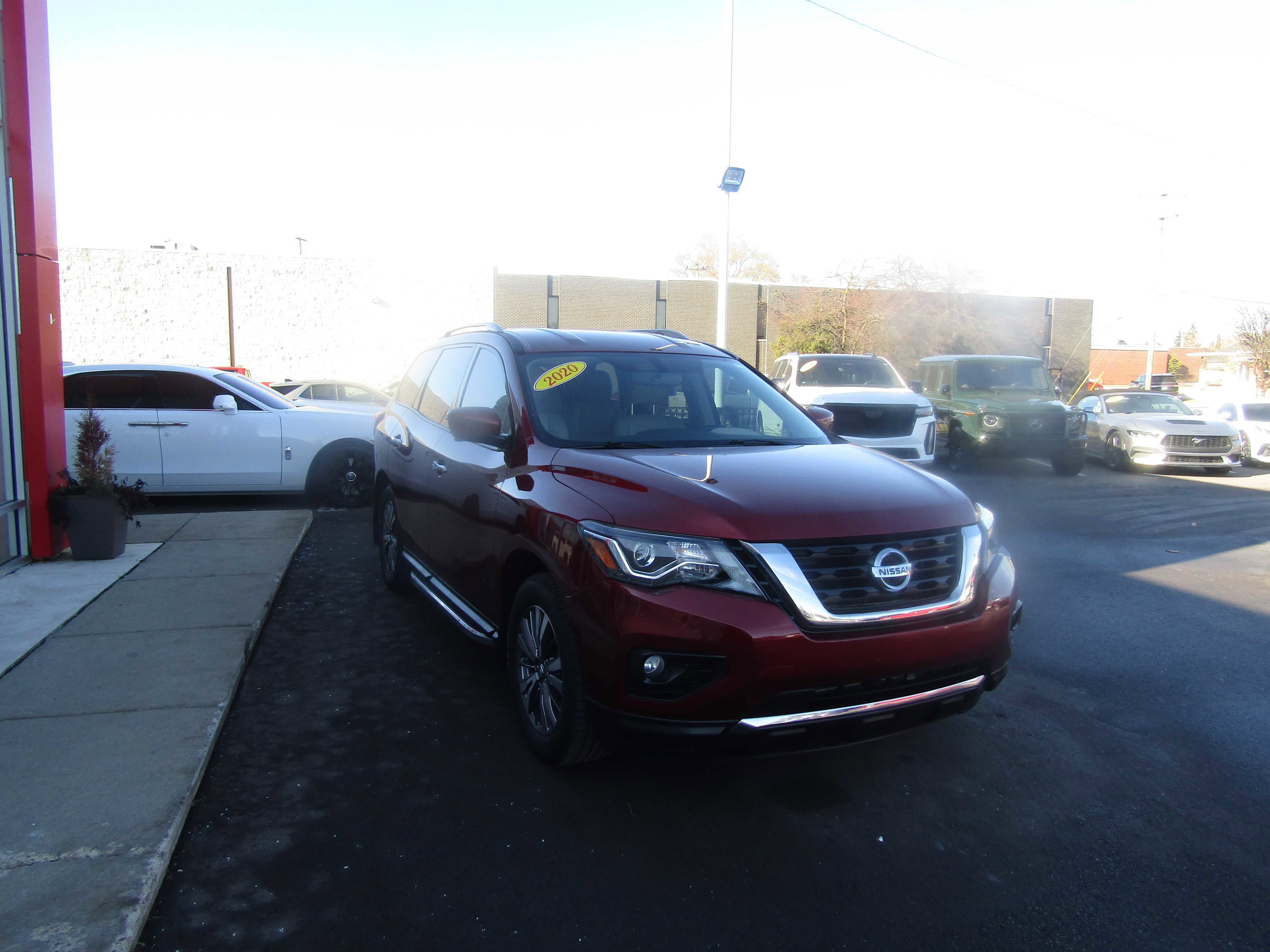 Used 2020 Nissan Pathfinder SL AWD/4WD image 5