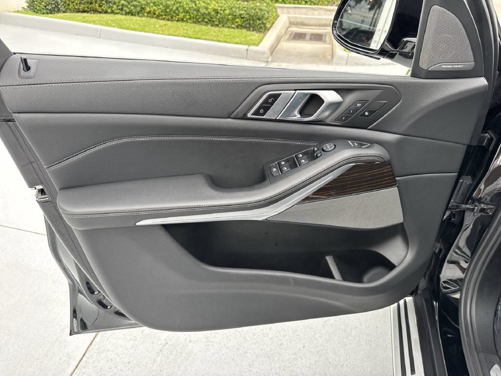 Used 2021 BMW X5 sDrive40i w/ Premium Package RWD image 39