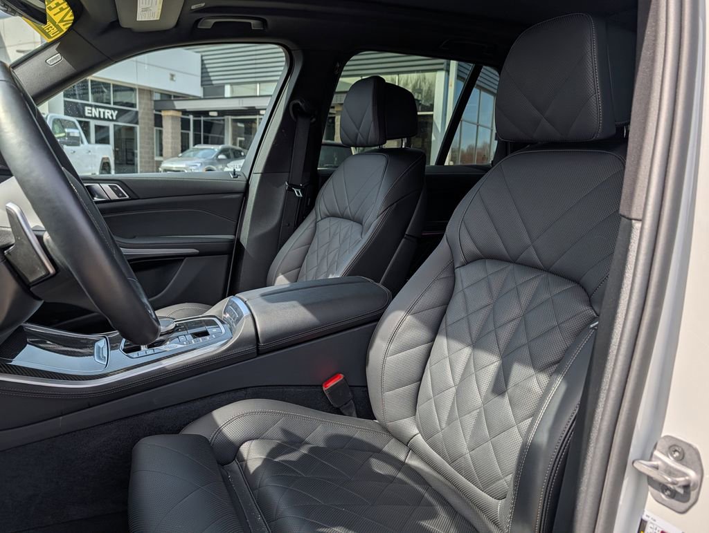 Used 2026 BMW X5 M60i image 37