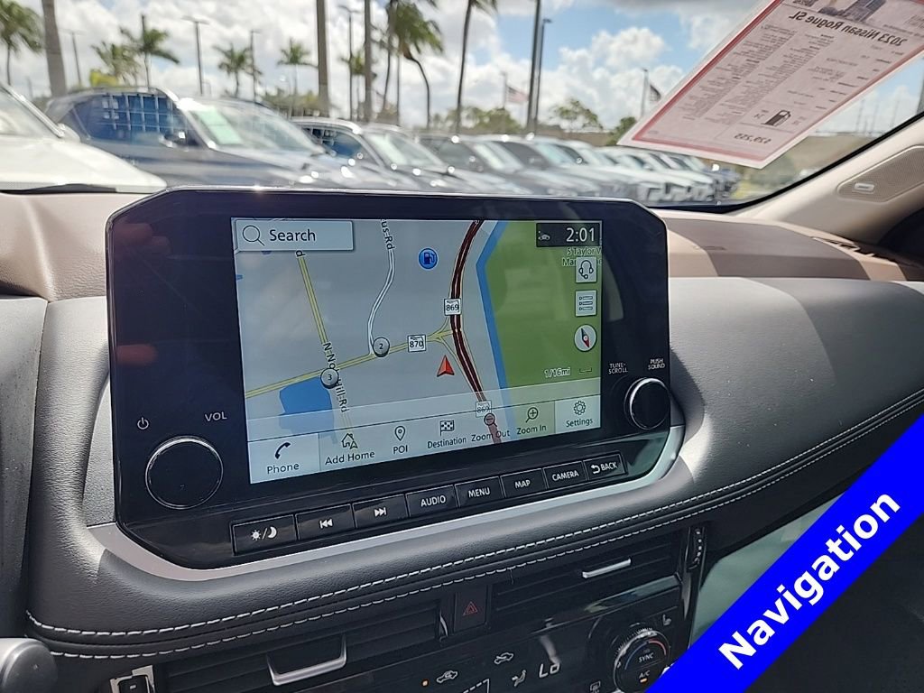 Used 2023 Nissan Rogue SL w/ SL Premium Package image 3