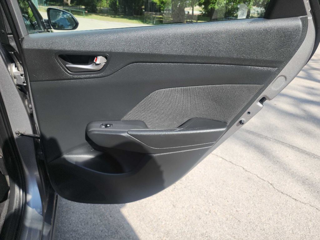 Used 2021 Hyundai Accent SEL FWD image 21